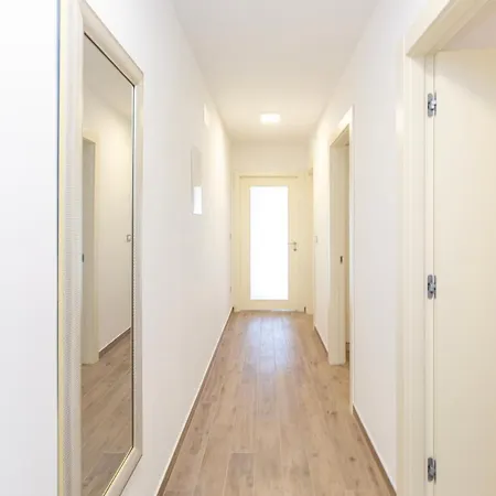 Three Olives Apartmán Tribalj