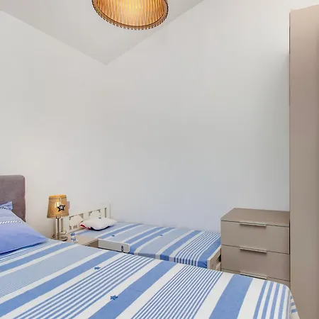 Three Olives * Tribalj