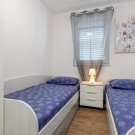 Three Olives Apartmán *