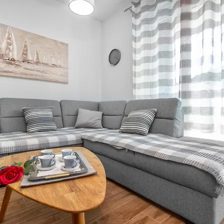 Apartment Three Olives *