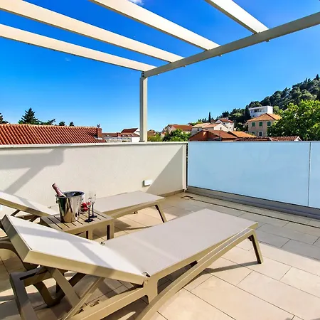 Three Olives Apartmán *